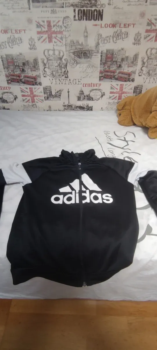 Chaqueta Negra y Blanca Talla:11-12 años 147-157