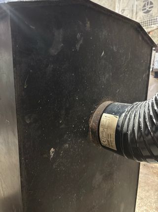 Estufa de leña metálica