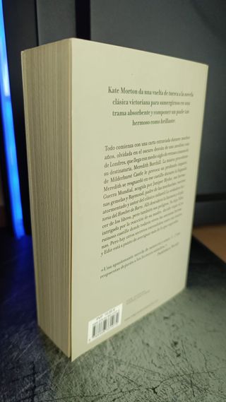 Las horas distantes - Kate Morton