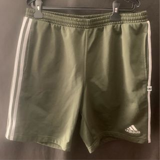 Pantalón corto Adidas verde militar Talla L