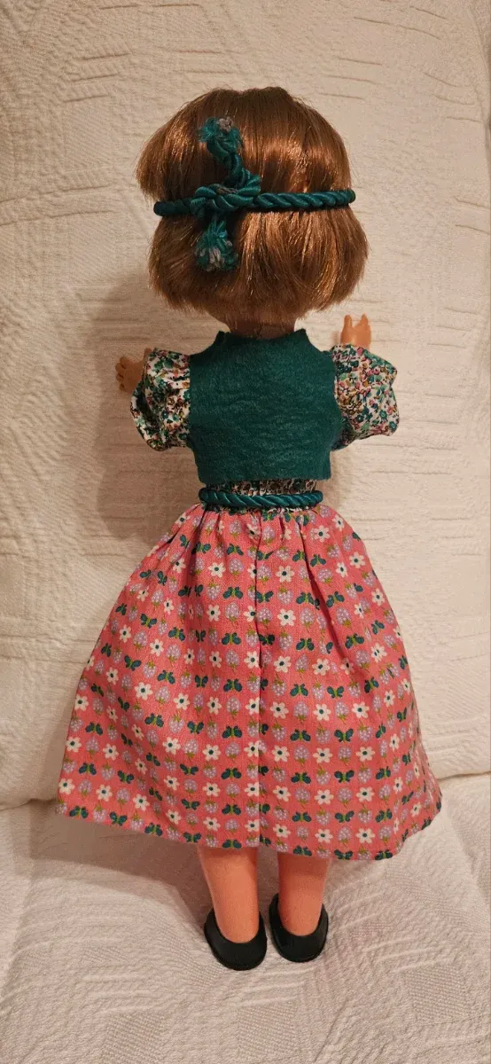 Traje Nancy Budapest.  HAGO ENVÍOS Muñec