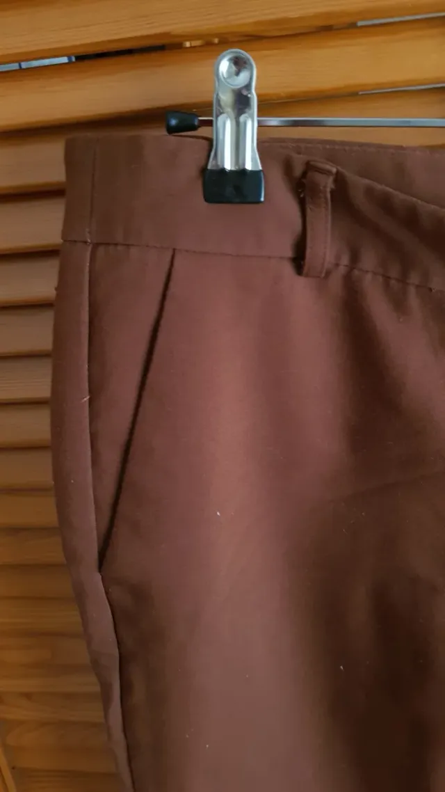 Pantalón Stradivarius Talla 44 Marrón