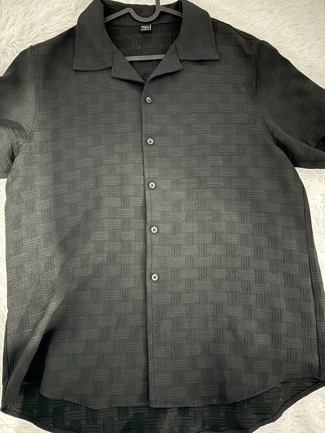 Camisa Shein Negra Texturizada.