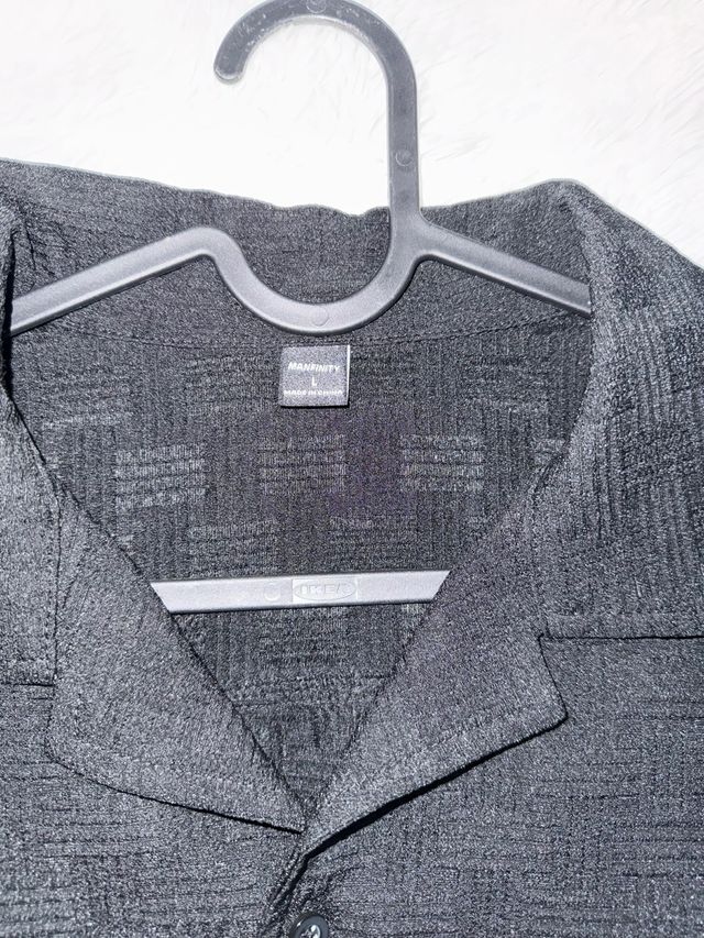 Camisa Shein Negra Texturizada.