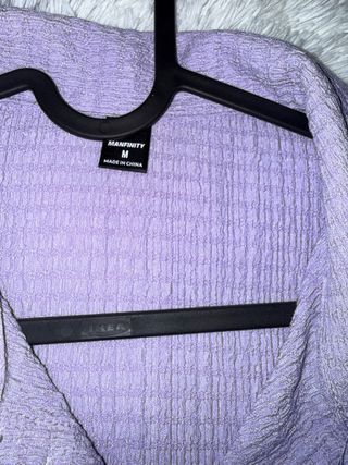 Camisa manga corta Shein morada.