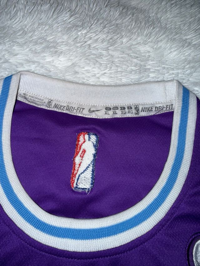 Camiseta Nike Lakers Morada Talla L