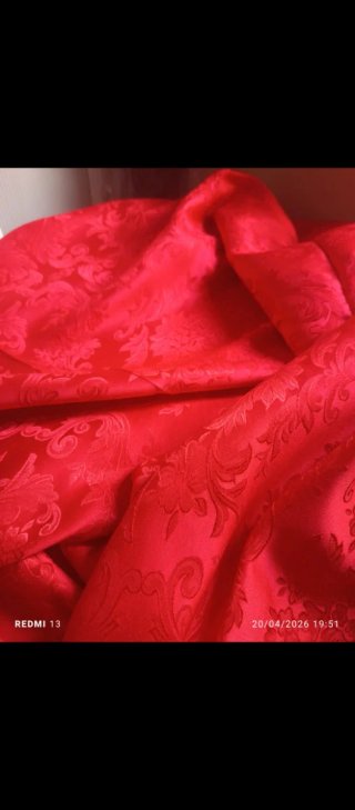 Falda de fallera de damasco rojo a medida