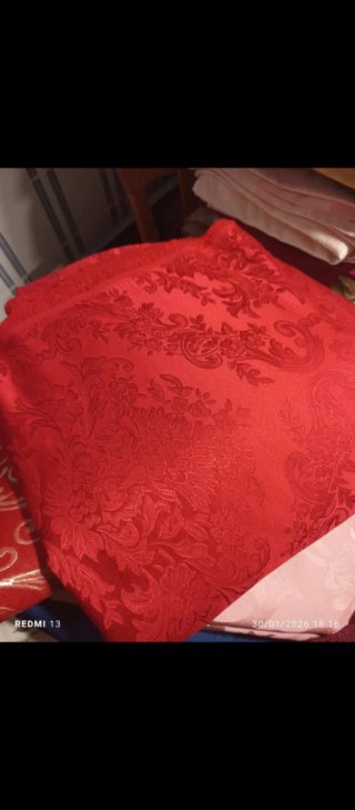 Falda de fallera de damasco rojo a medida