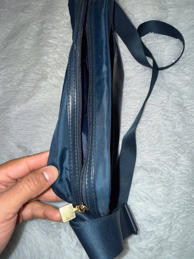 Bolso Adidas Azul Marino.