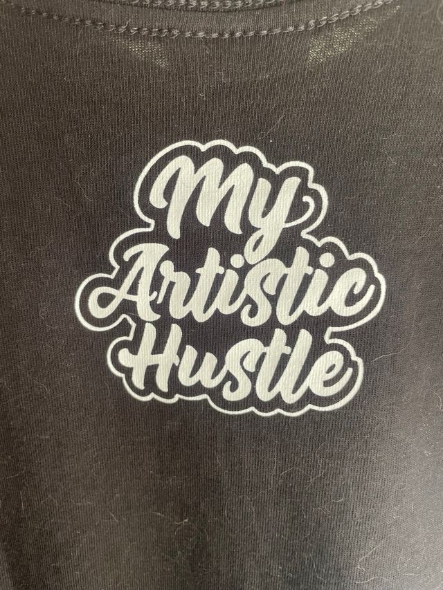 Camiseta Hello my name is hustle