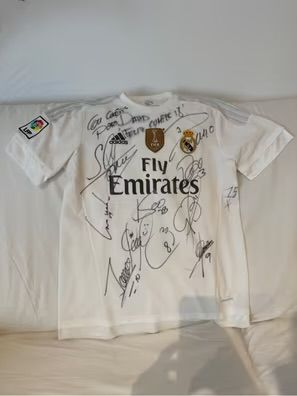 Camiseta Real Madrid Firmada Plantilla