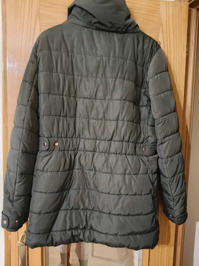 Abrigo acolchado Zara verde militar XXL