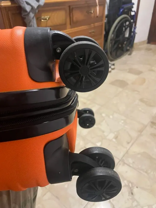 Maleta Cabin Max naranja pequeña