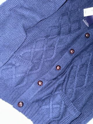 Abrigo Dustin azul tejido.