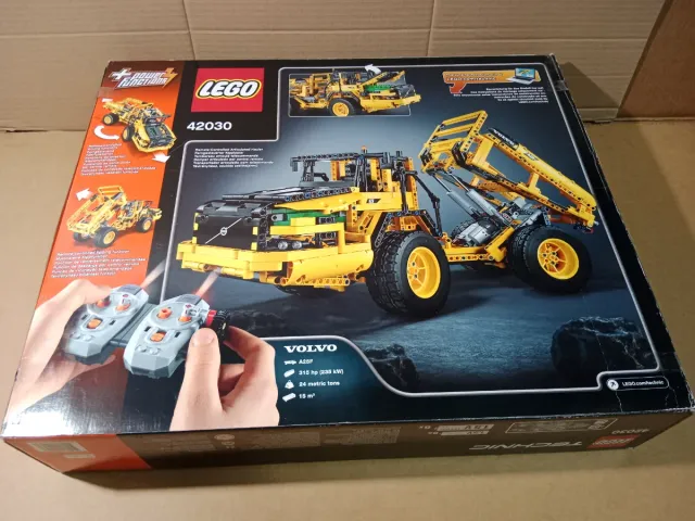 LEGO Technic 42030 - Excavadora Volvo L350F