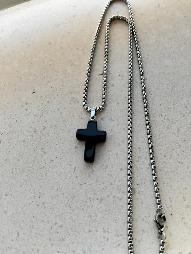 Colgante Cruz Obsidiana y Cadena