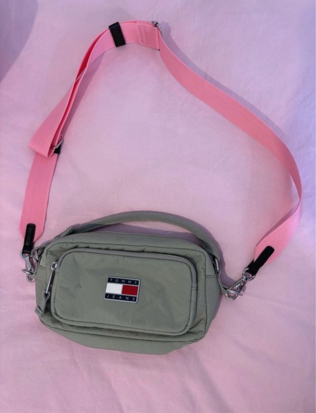 Bolso Tommy Jeans verde y rosa