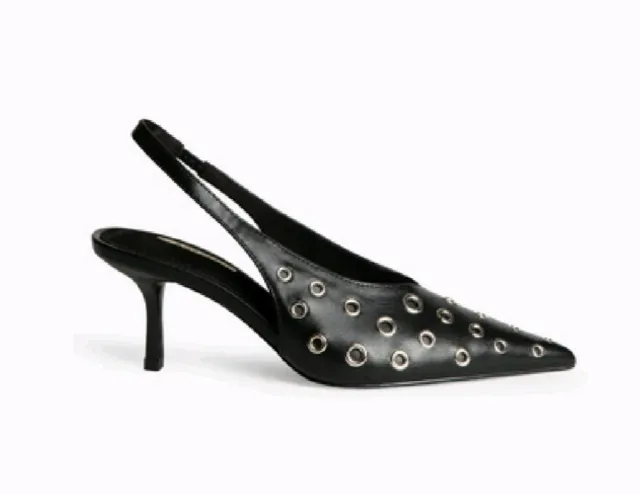 Zapato destalonado negro con tachas