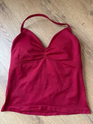 Camiseta roja deportiva