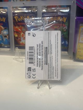 Carta Pokemon Pikachu Van Gogh con sombrero gris