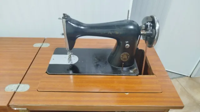 Máquina de coser Alfa