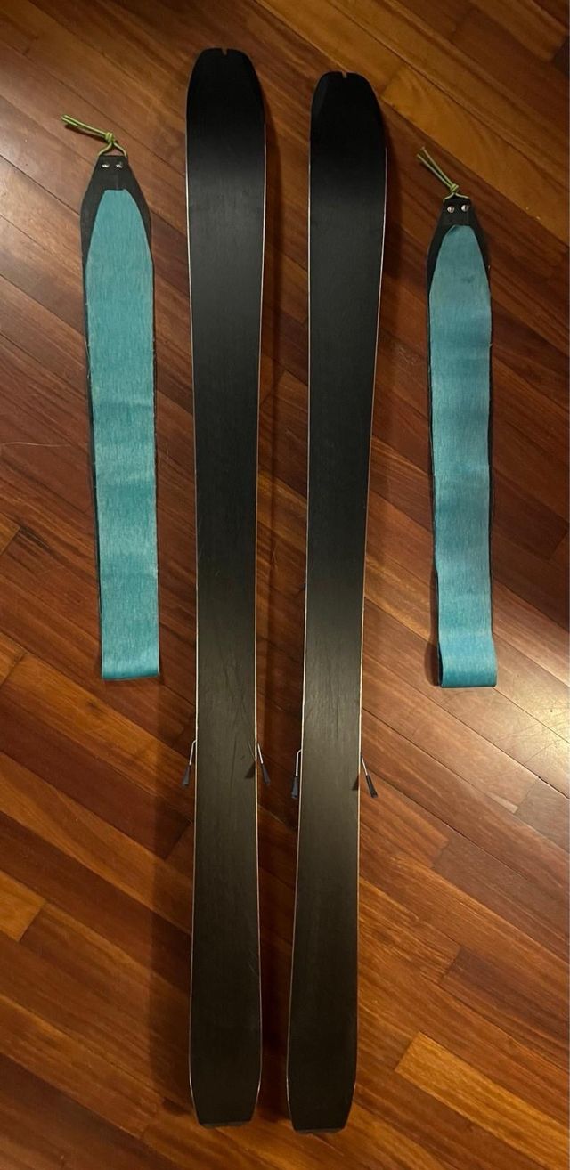 Esquís de travesía Atomic Backland 85 UL 158cm.