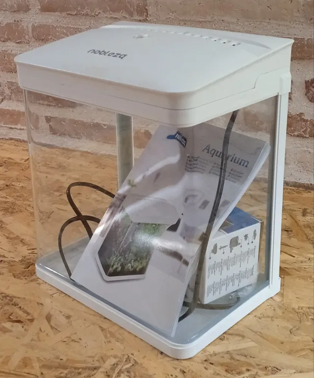 Acuario cristal blanco,7L, LED y Filtro