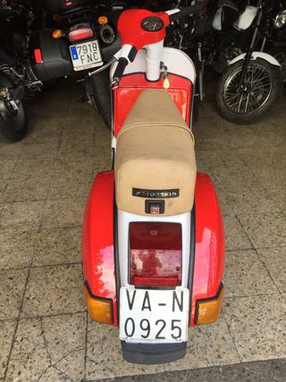 Vespa PX 200 E Iris Roja
