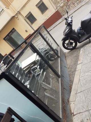 Terrazza da bar con vetro