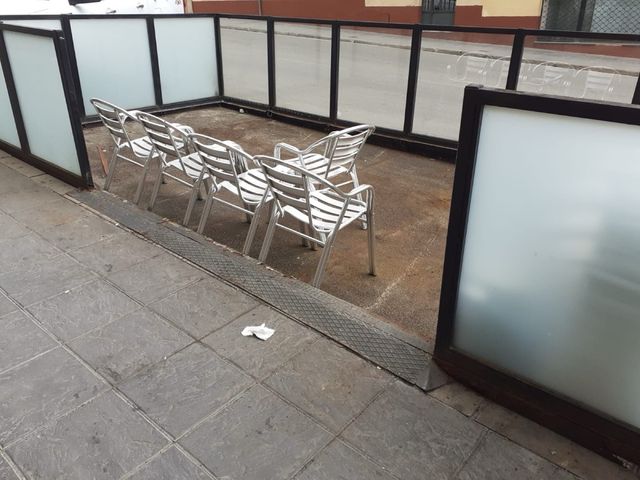 Terrazza da bar con vetro