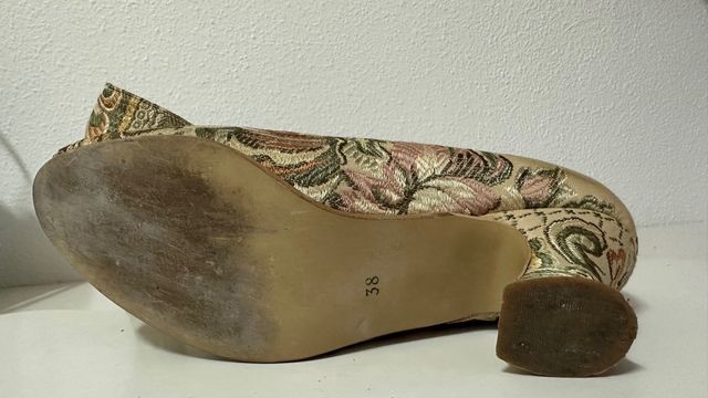 Traje Fallera siglo XVIII Completo con zapatos.