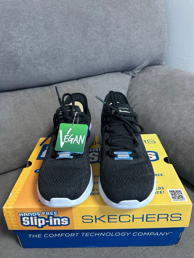 Zapatillas Skechers Mujer. Talla 39. Nuevas