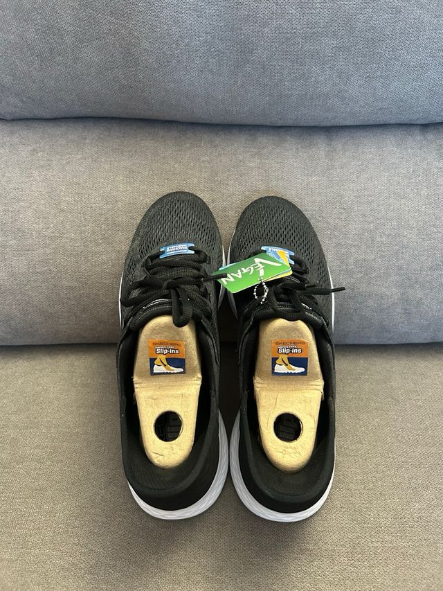 Zapatillas Skechers Mujer. Talla 39. Nuevas