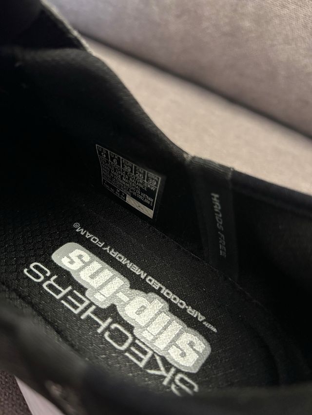 Zapatillas Skechers Mujer. Talla 39. Nuevas