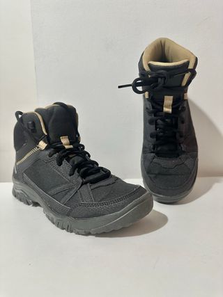 Botas de montaña Quechua negras y beige. Talla 39