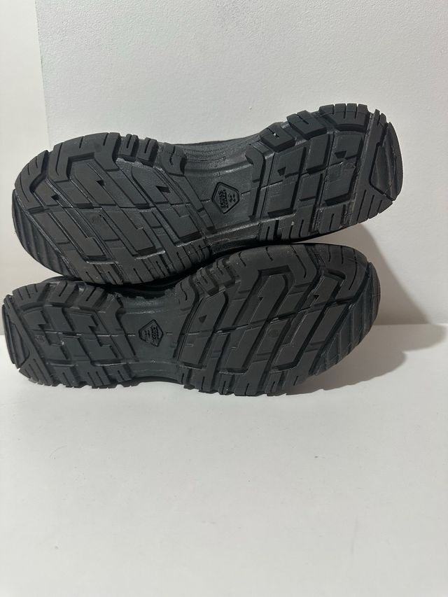 Botas de montaña Quechua negras y beige. Talla 39