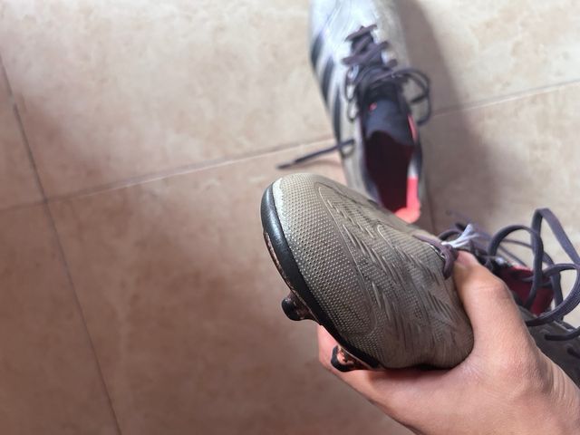 Botas Adidas Predator Plata Rosa