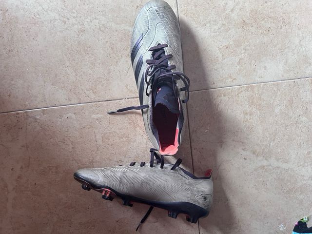 Botas Adidas Predator Plata Rosa