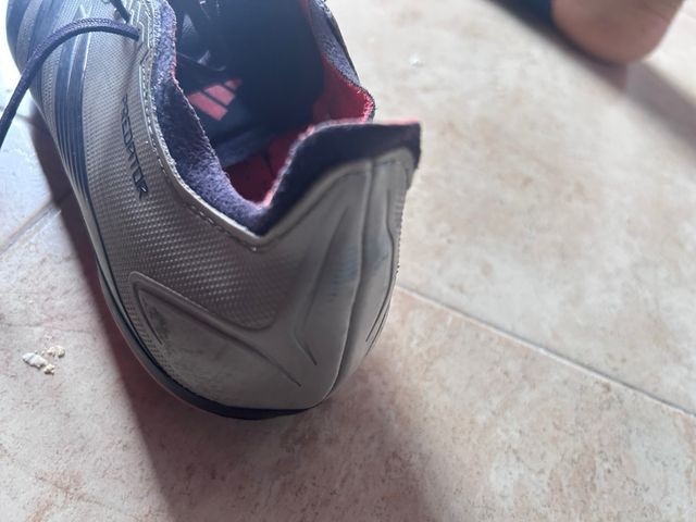 Botas Adidas Predator Plata Rosa