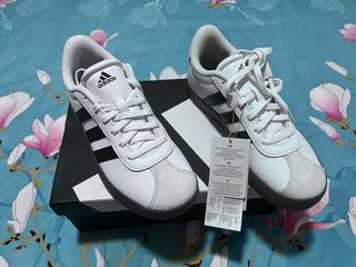 Zapatillas Adidas Blancas y Negras