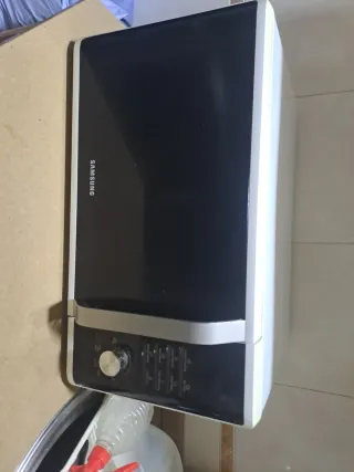 Microondas Grill Samsung Modelo ms23k3513aw