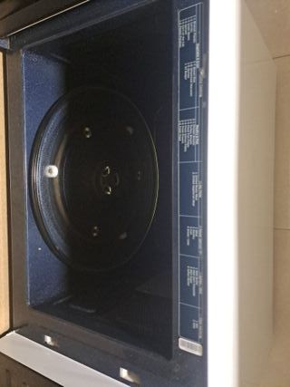 Microondas Grill Samsung Modelo ms23k3513aw