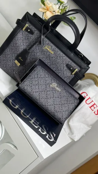 Conjunto Bolso y Billetera Guess Negro/Gris