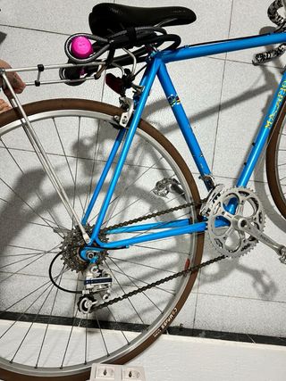 bicicleta clásica restaurada y lista para usar
