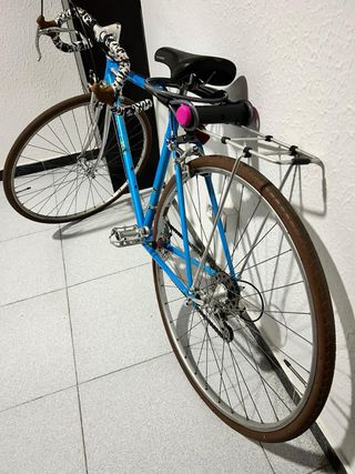 bicicleta clásica restaurada y lista para usar