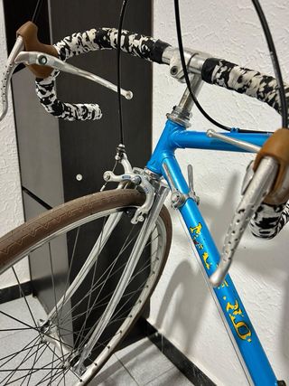 bicicleta clásica restaurada y lista para usar