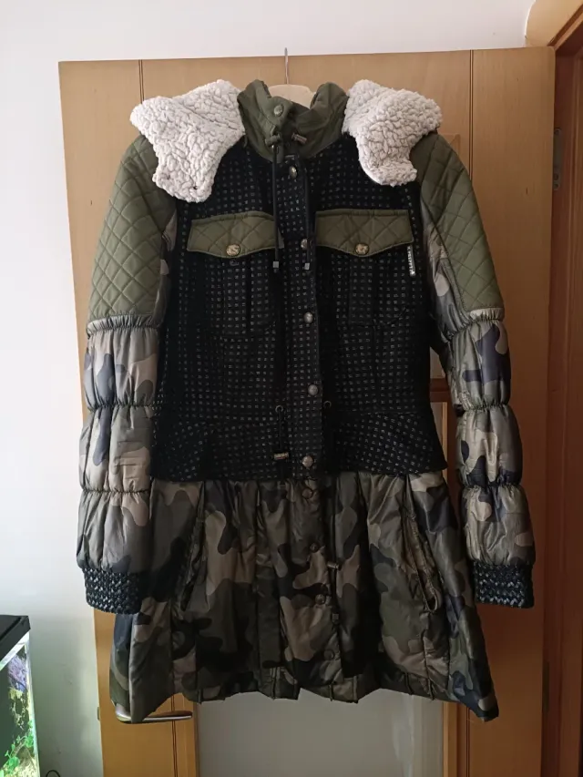 Abrigo Holy Preppy verde militar