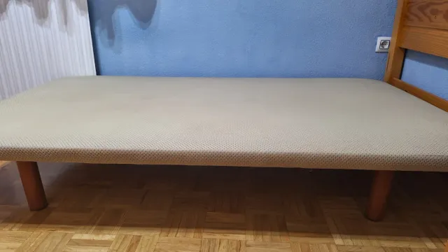 Base tapizada 105 cm