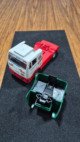 Scalextric Camiones BP y Mantorp Park