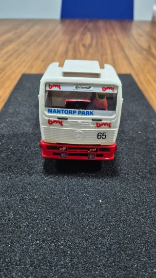 Scalextric Camiones BP y Mantorp Park